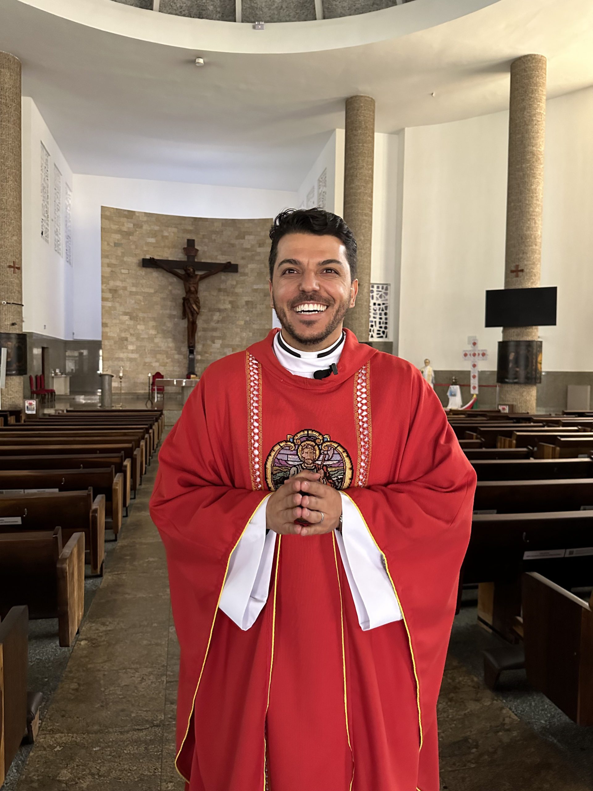 padre-erick-max